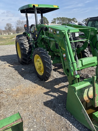 2016 John Deere 5055E