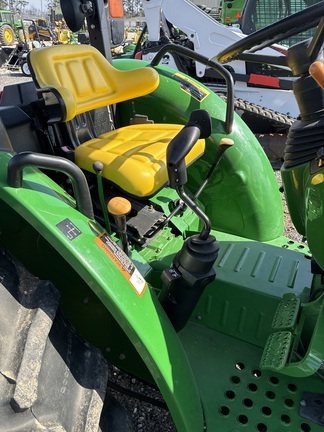 2016 John Deere 5055E