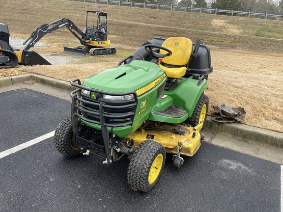 2021 John Deere x738 Photo 1
