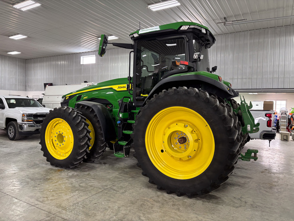 2022 John-Deere 8R 280