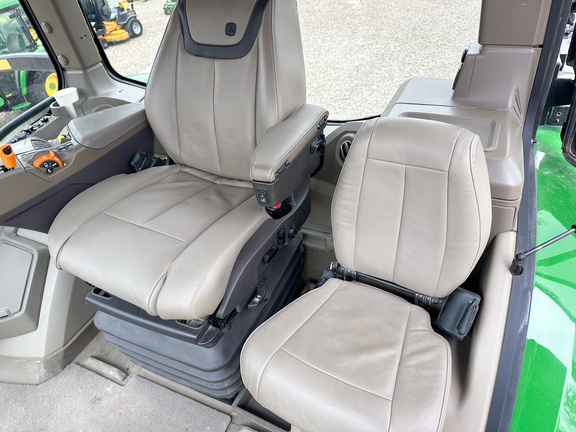 2022 John-Deere 8R 280