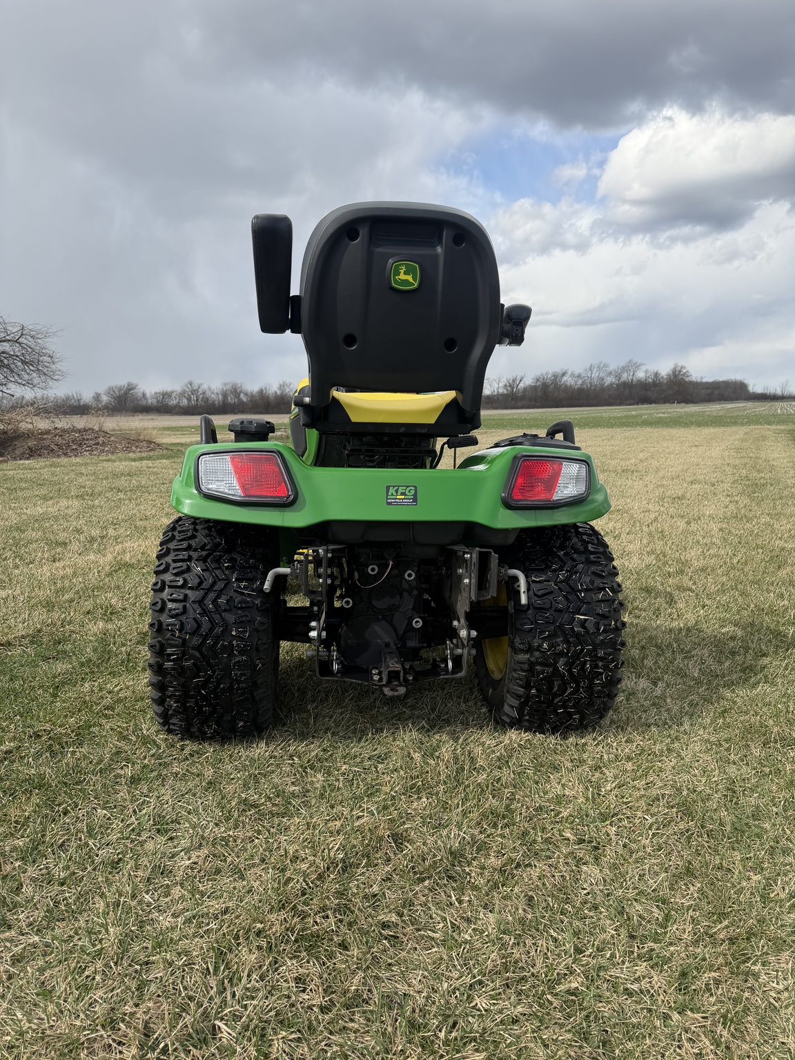 2018 John Deere X738 Image 2