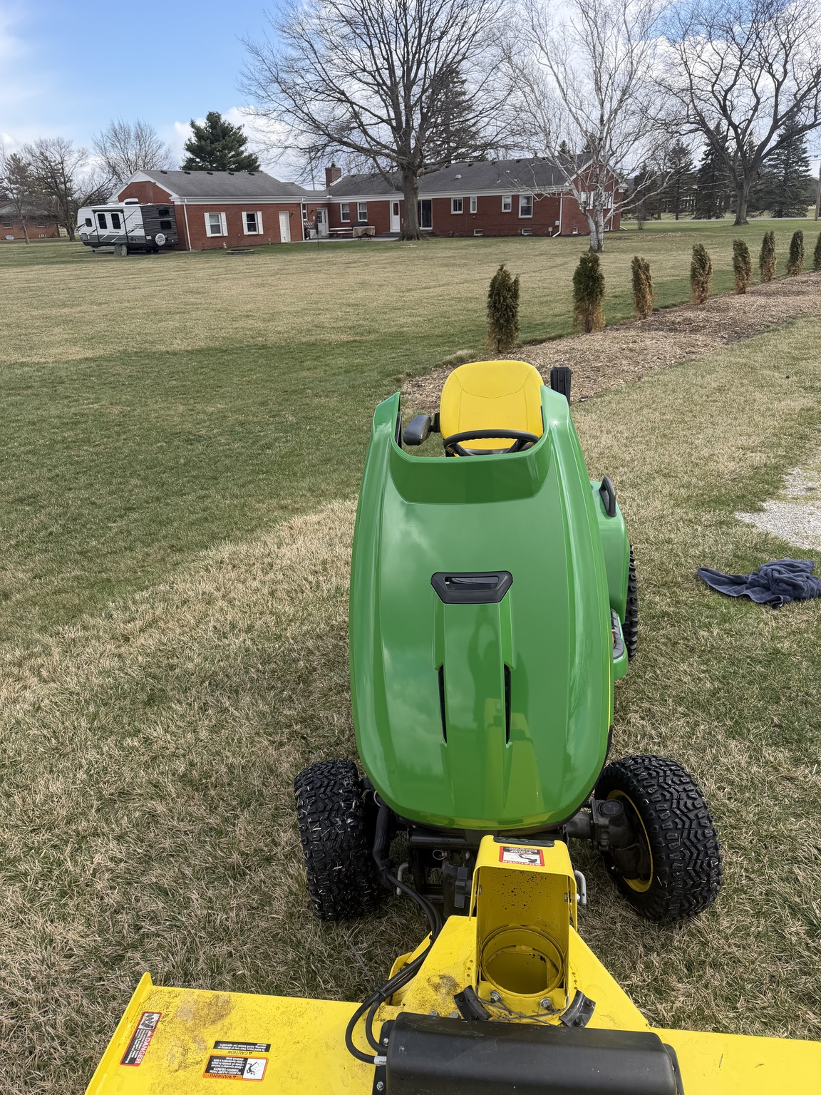 2018 John Deere X738 Image 3
