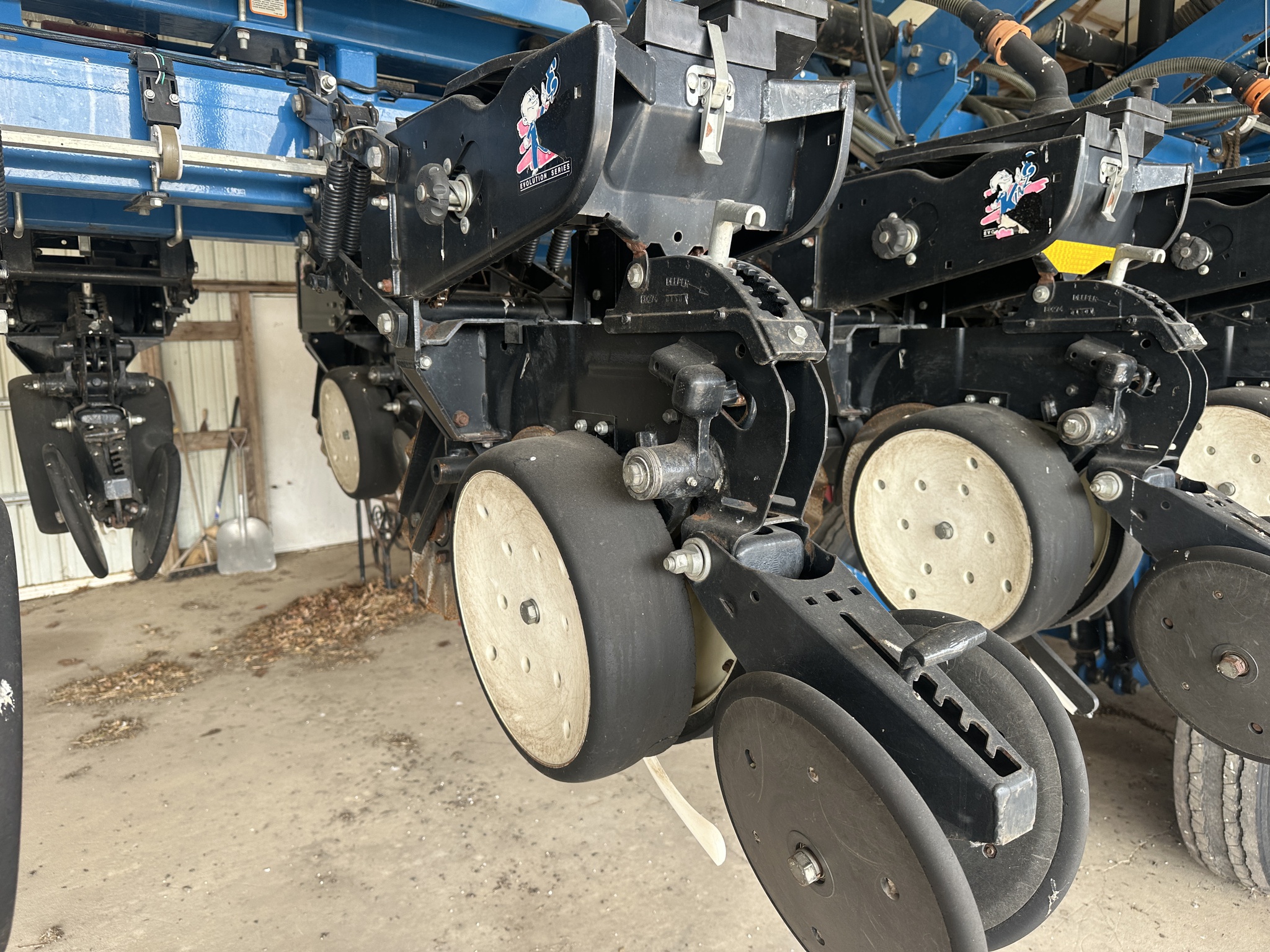 2010 Kinze 3660 Image 5