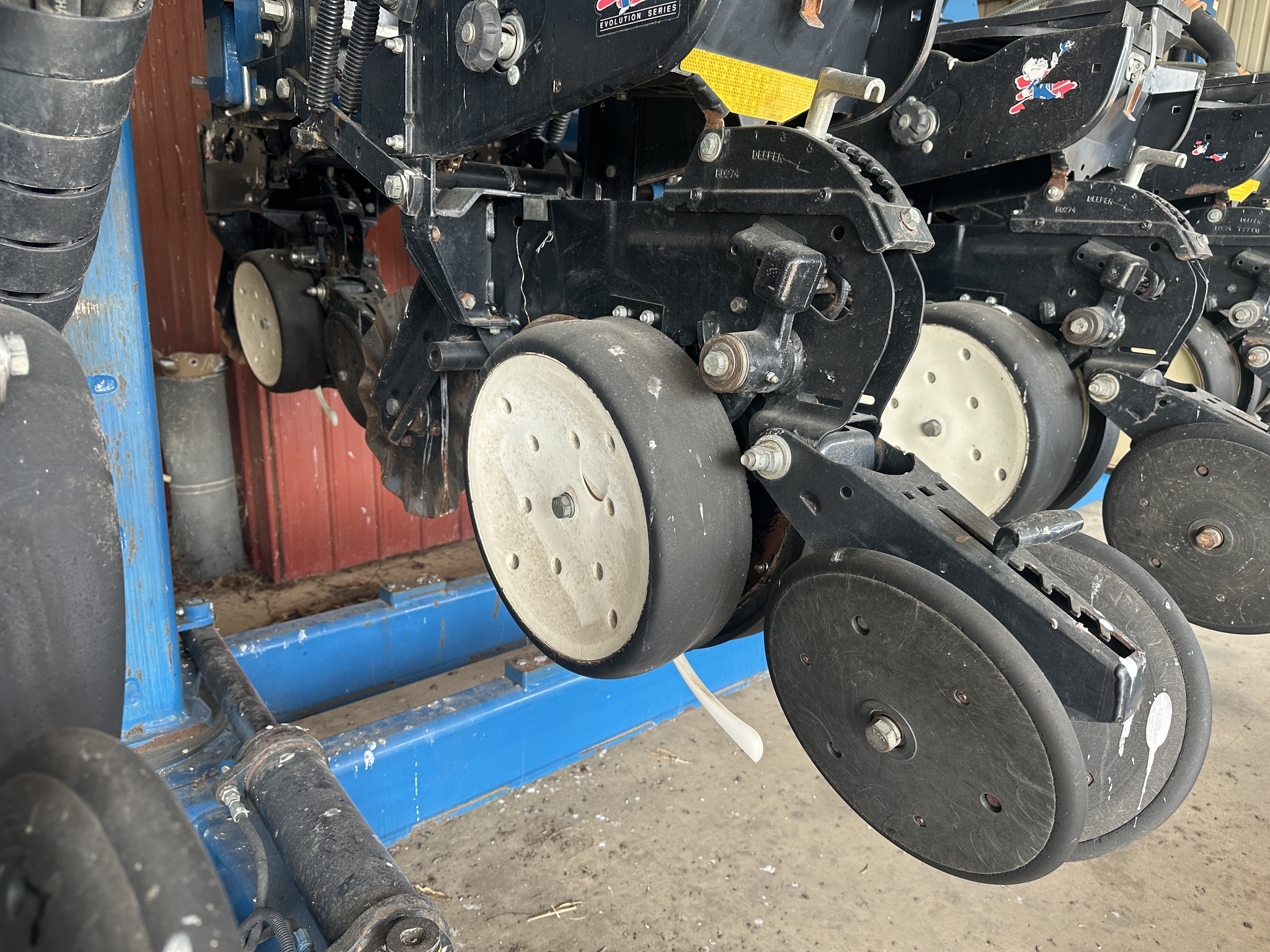 2010 Kinze 3660 Image 9