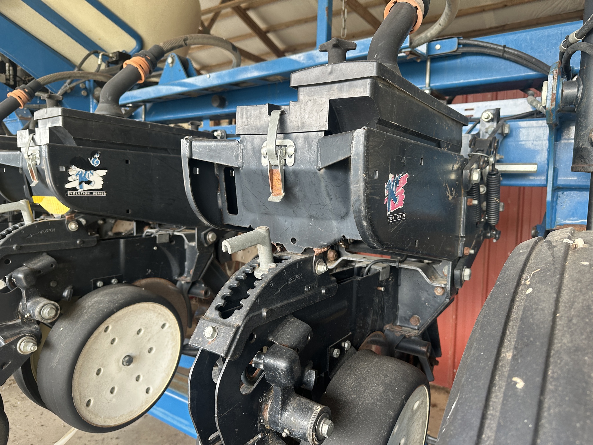 2010 Kinze 3660 Image 10