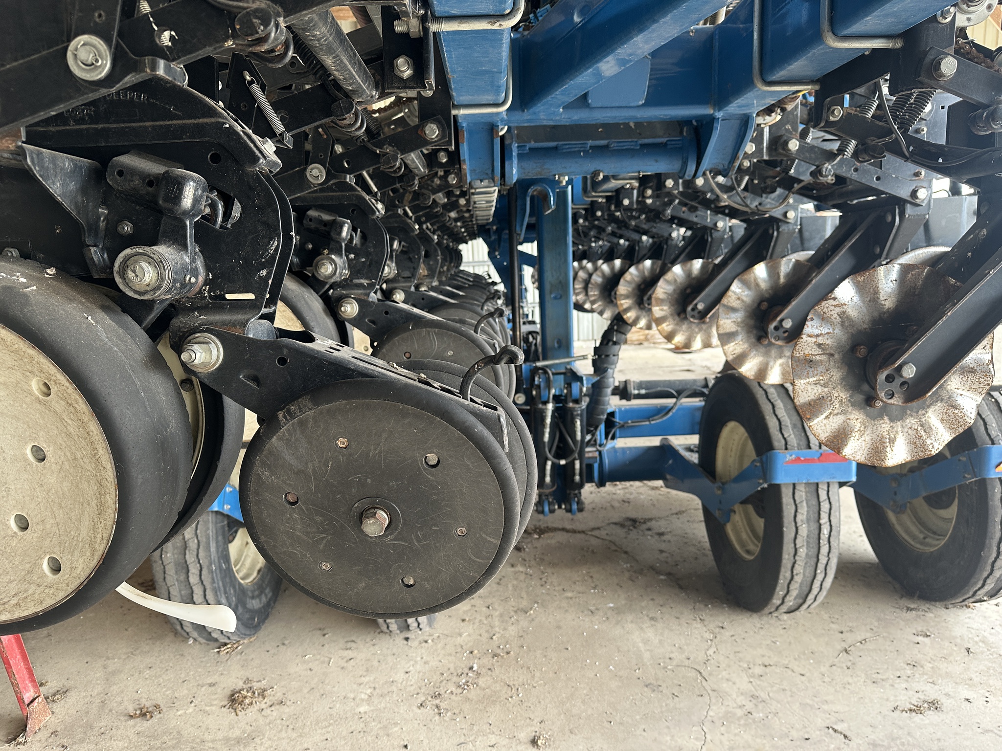 2010 Kinze 3660 Image 12