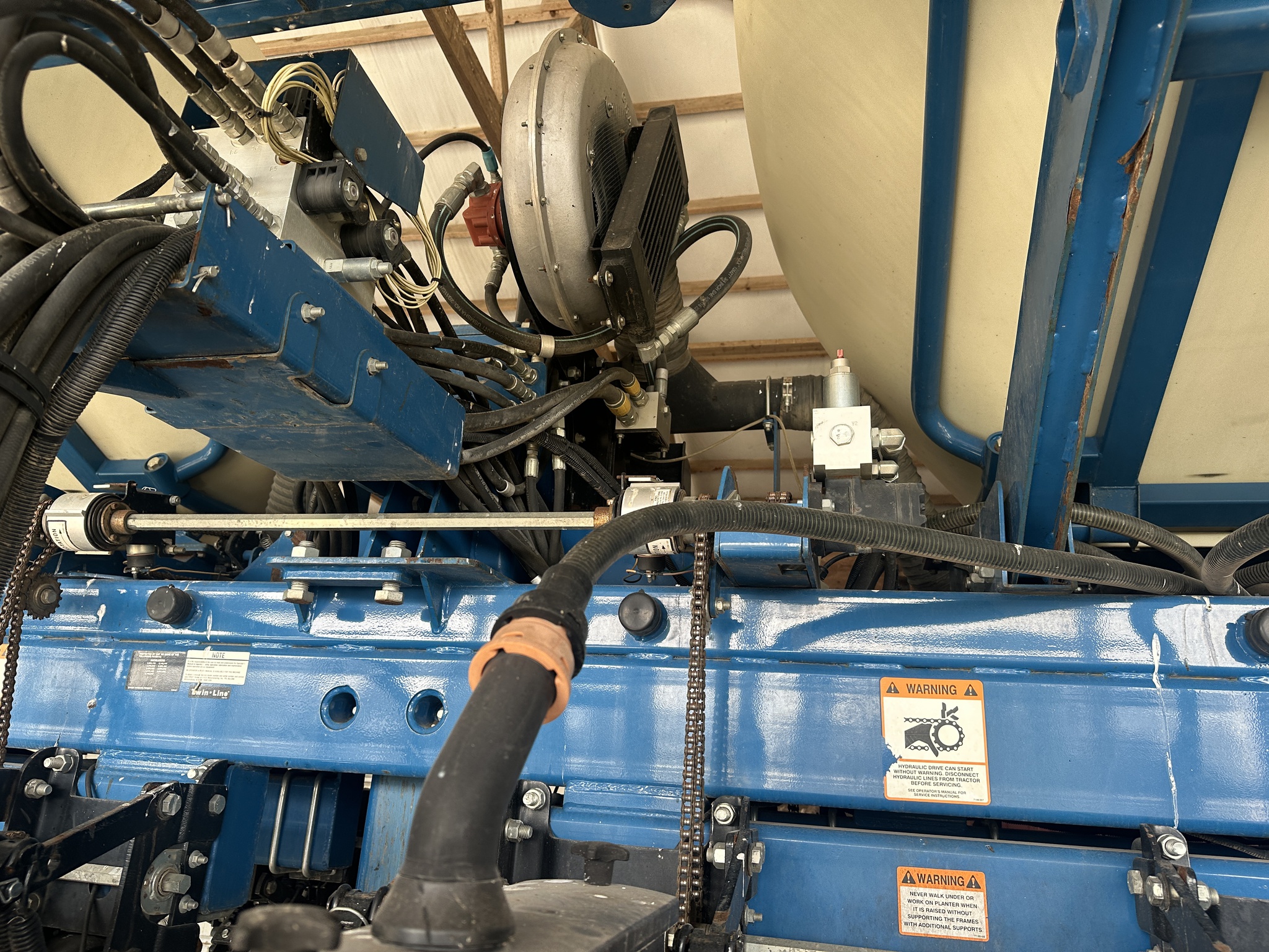 2010 Kinze 3660 Image 14