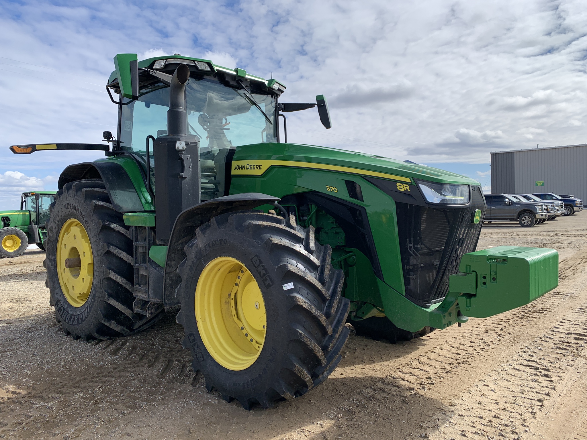 2023 John Deere 8R 370