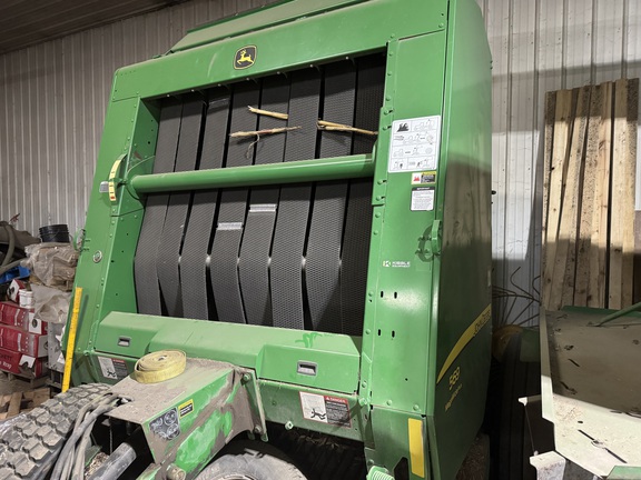  John Deere 569