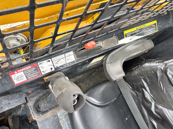 2006 John-Deere 332