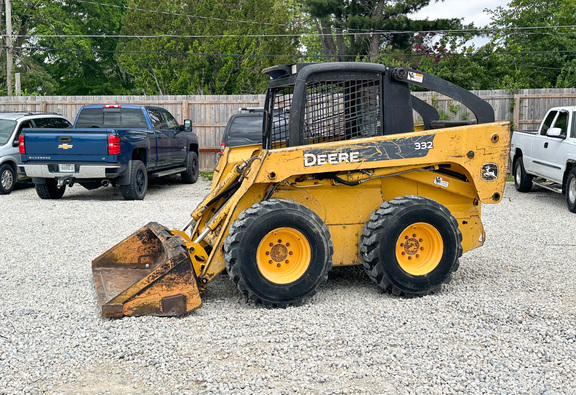 2006 John-Deere 332