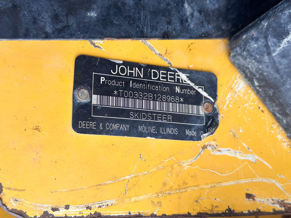 2006 John-Deere 332