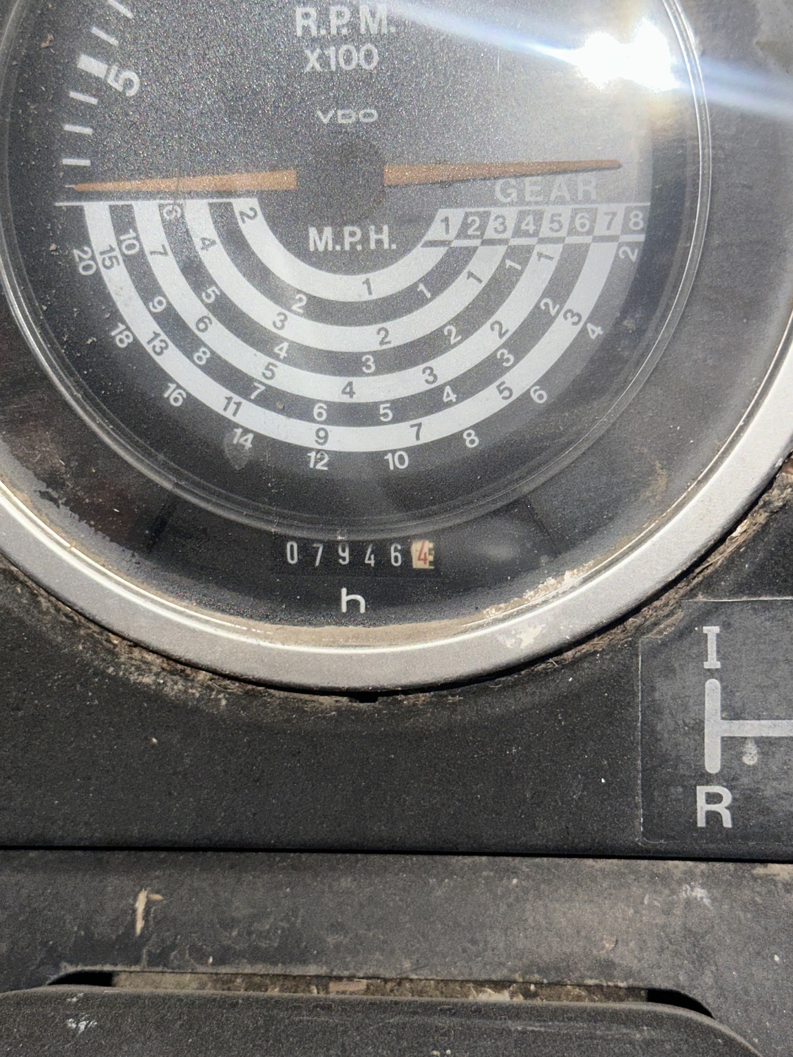 1984 John Deere 2950 Image 5