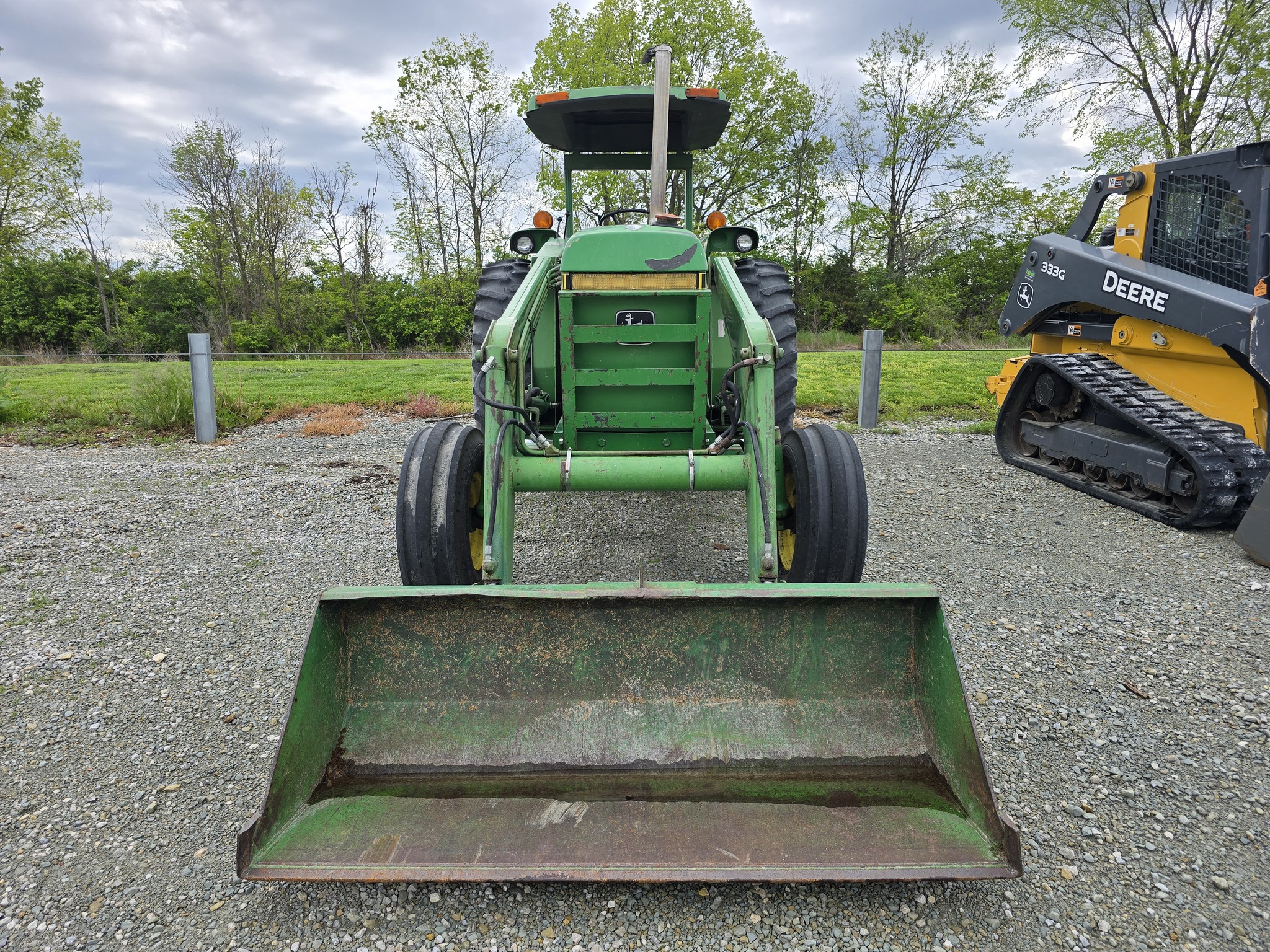 1984 John Deere 2950 Image 3