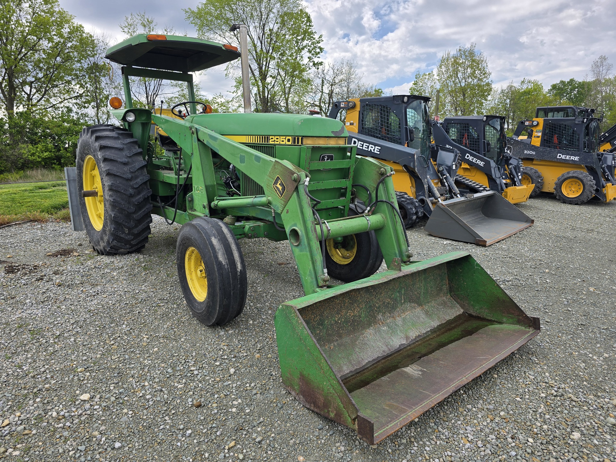 1984 John Deere 2950 Image 4