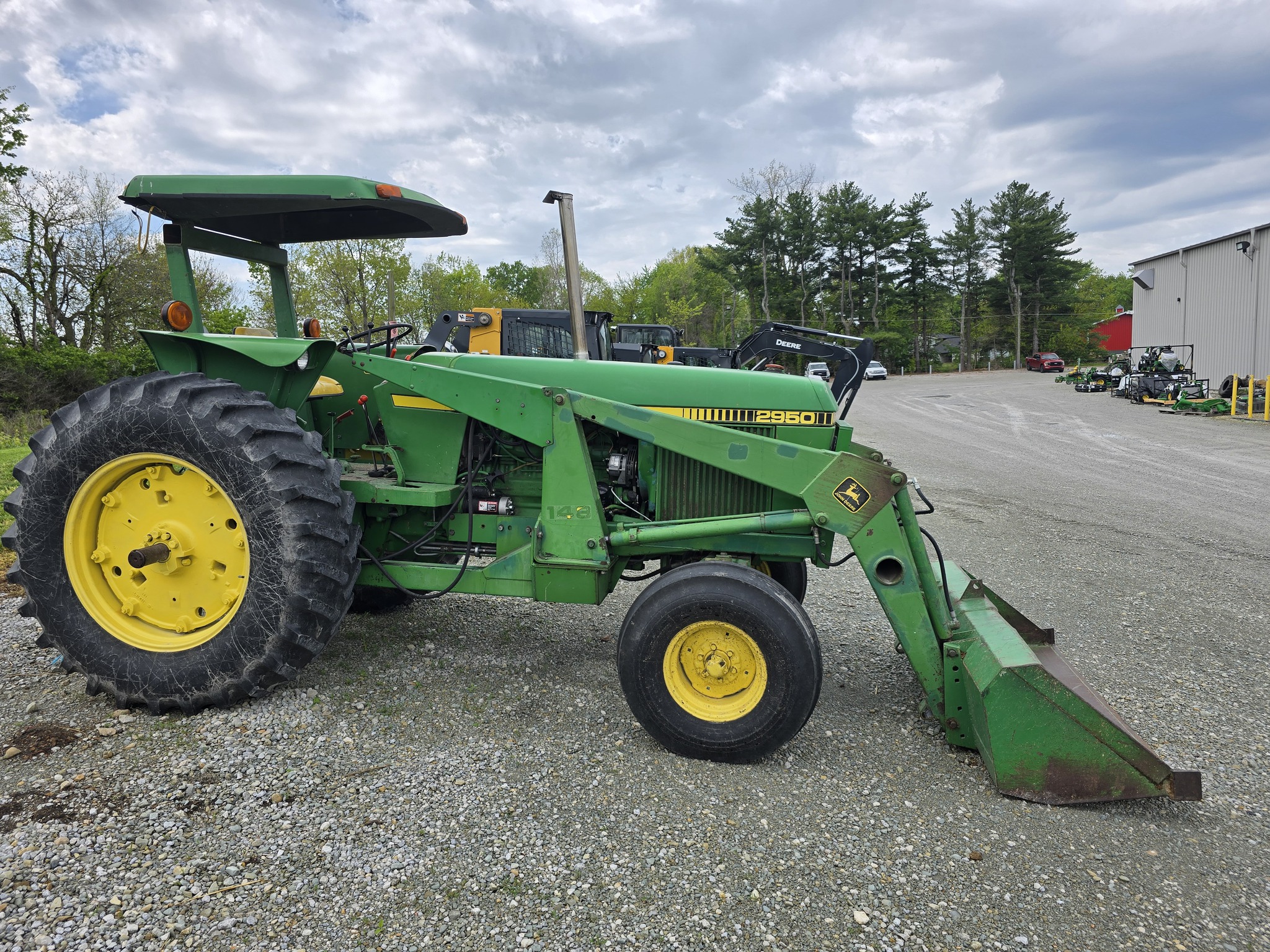 1984 John Deere 2950 Image 5