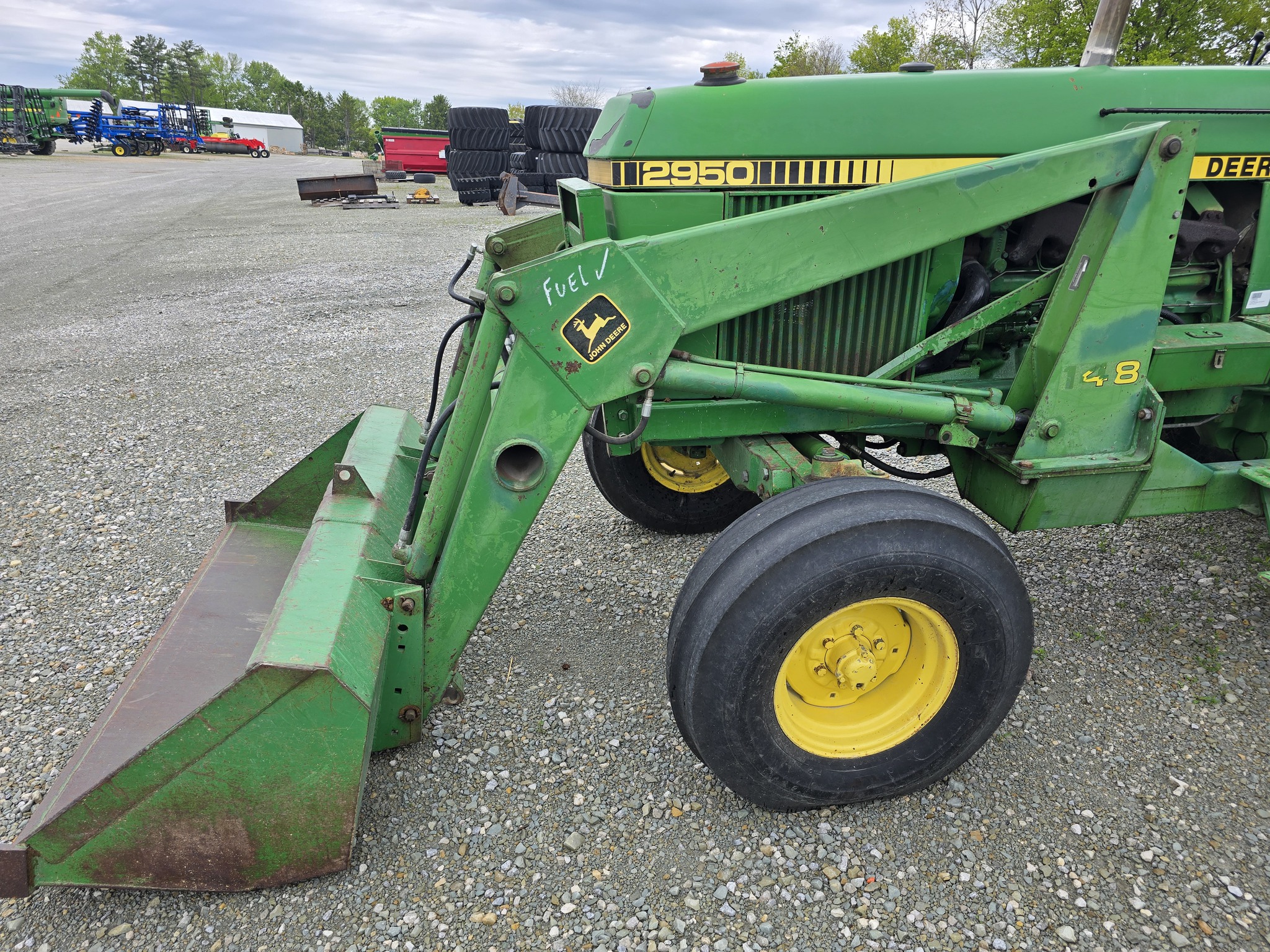 1984 John Deere 2950 Image 11
