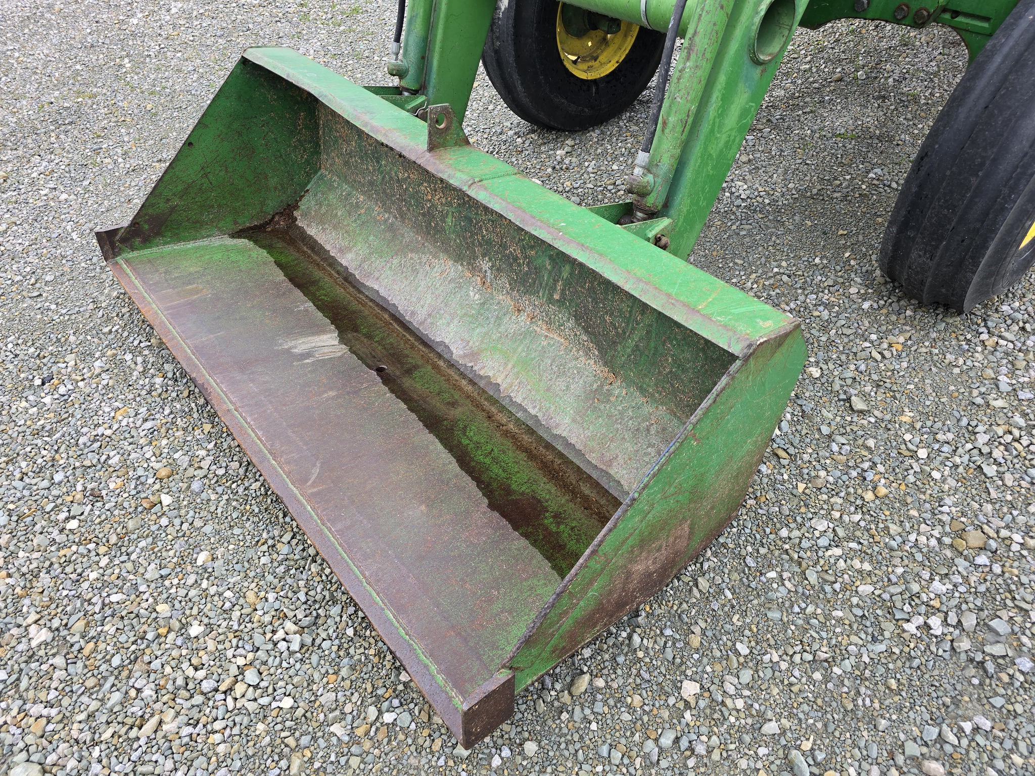1984 John Deere 2950 Image 12