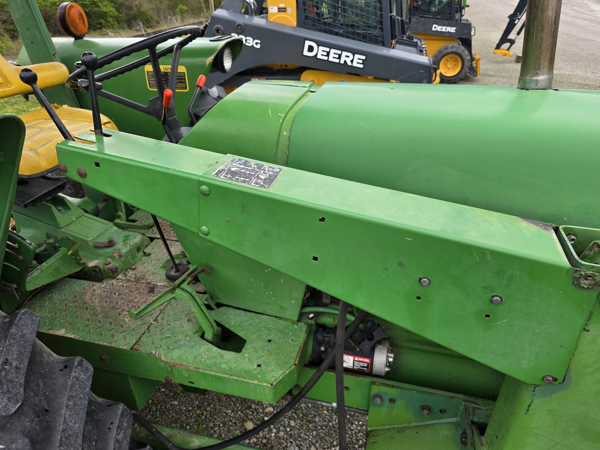 1984 John Deere 2950 Image 15