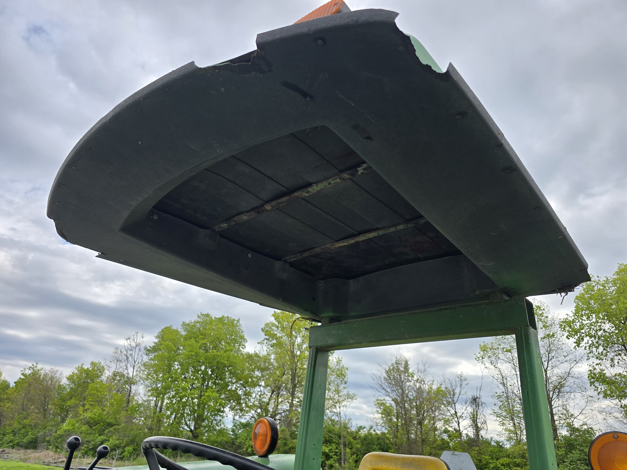 1984 John Deere 2950 Image 17