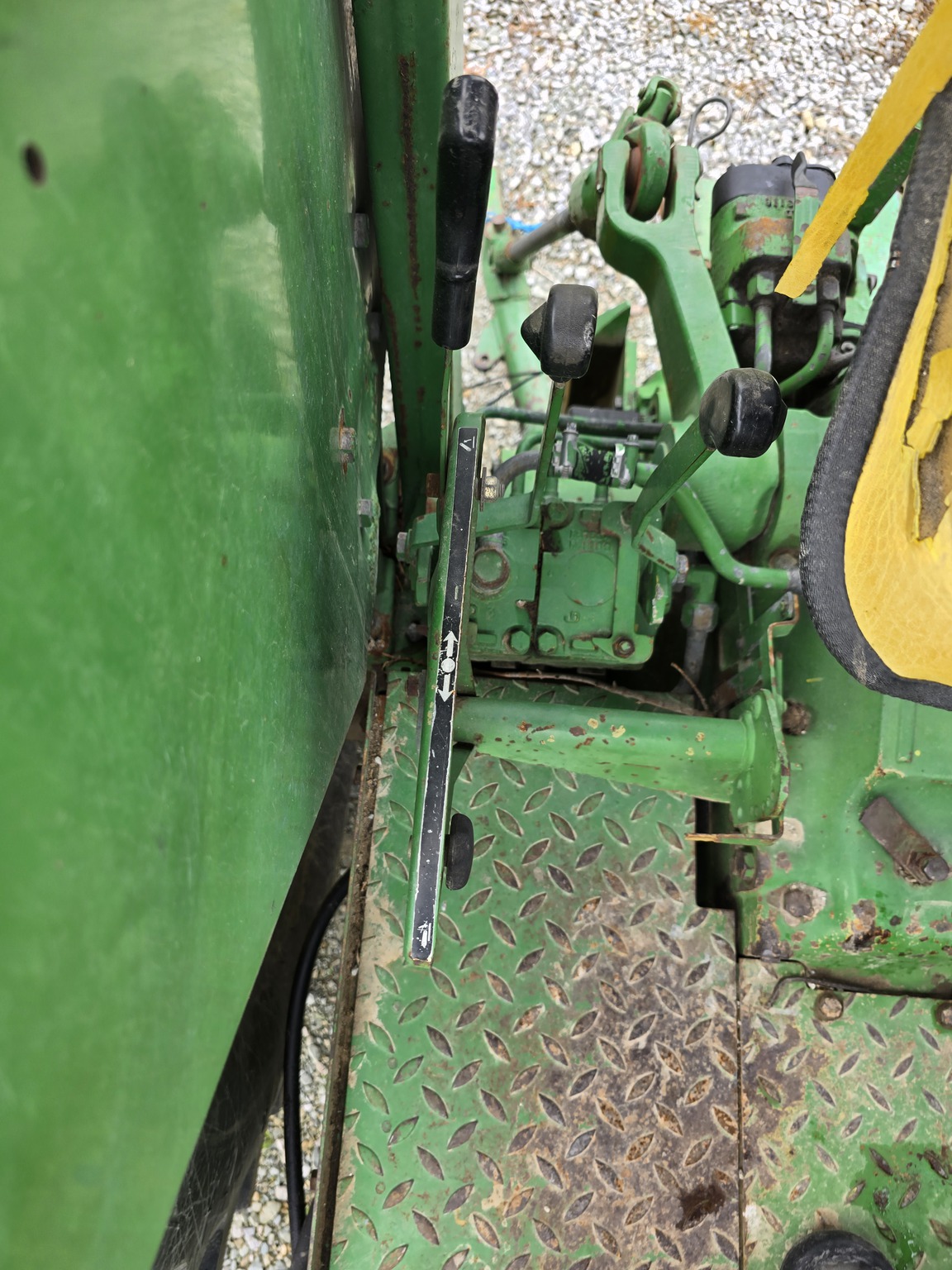 1984 John Deere 2950 Image 20