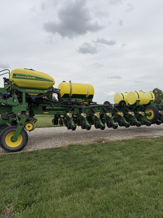 2010 John-Deere 1770NT CCS