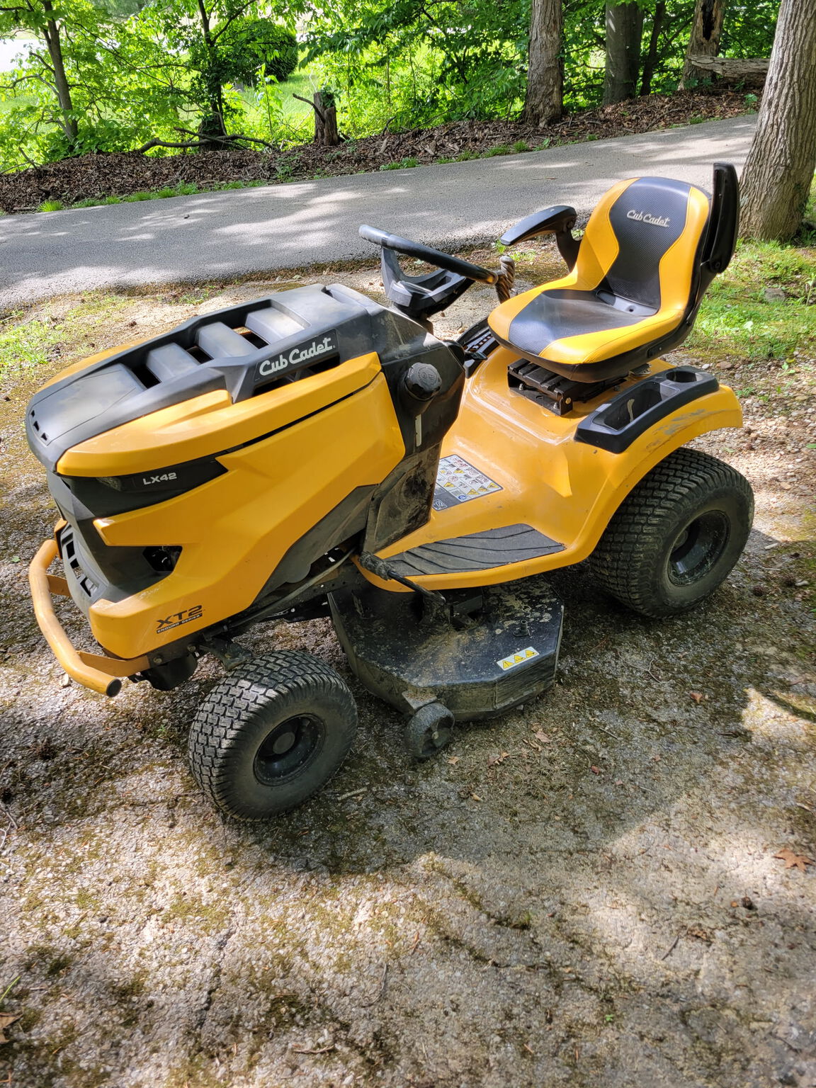 2022 Cub Cadet LX42 KH