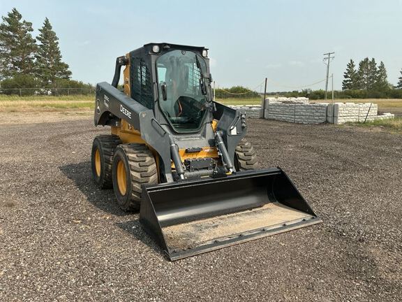 Photo of a 2023 John Deere 330G