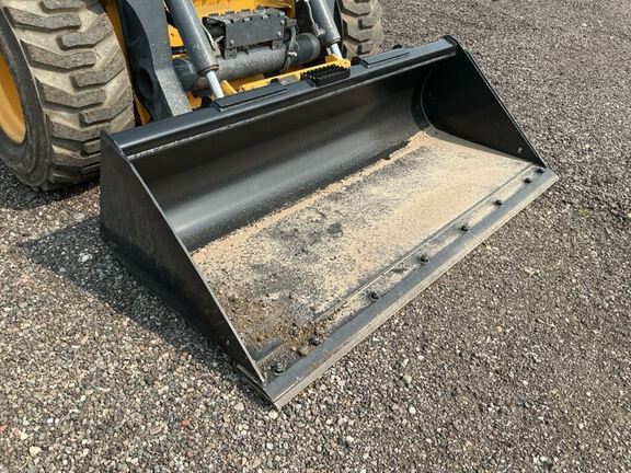 2023 John Deere 330G