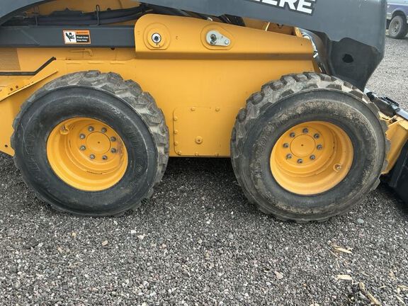 2023 John Deere 330G