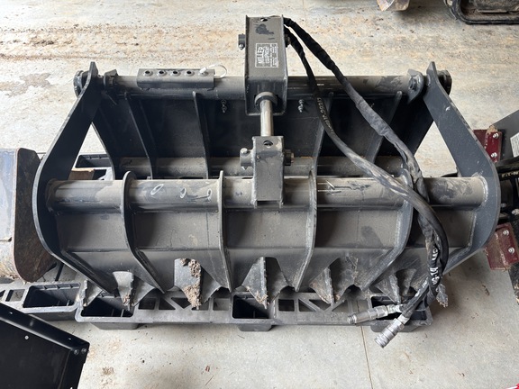 Used 2024 Bobcat MT100 Landscape Loaders at Koenig Equipment in Oxford, OH - Photo5