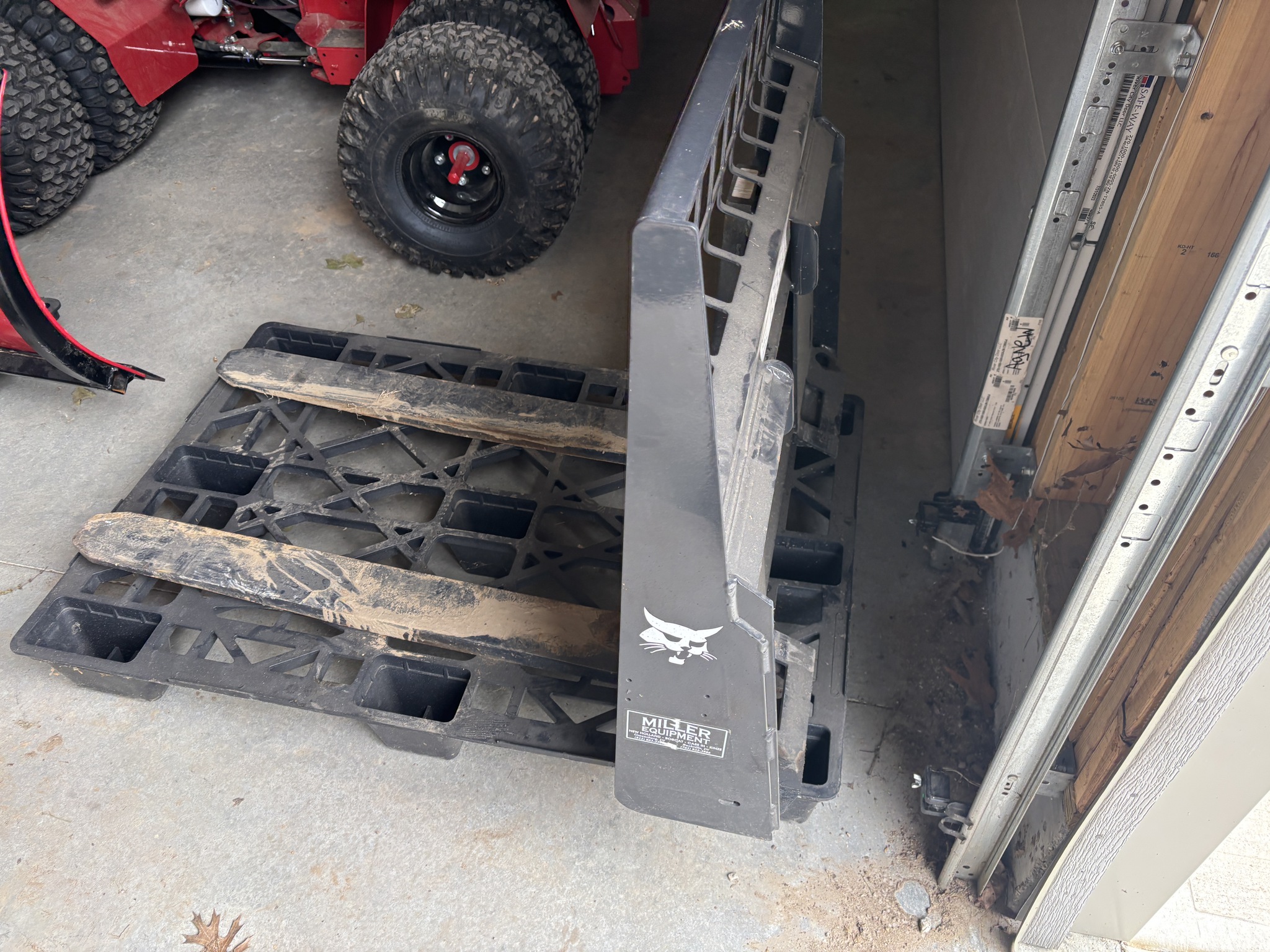 Used 2024 Bobcat MT100 Landscape Loaders at Koenig Equipment in Oxford, OH - PhotoXL28