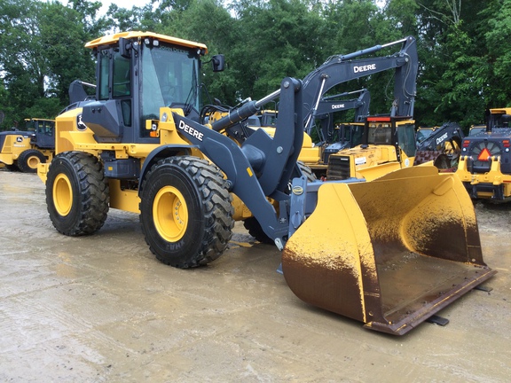 Photo of a 2024 John Deere 544 P