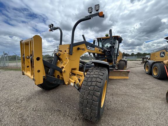 Photo of a 2020 John Deere 772G