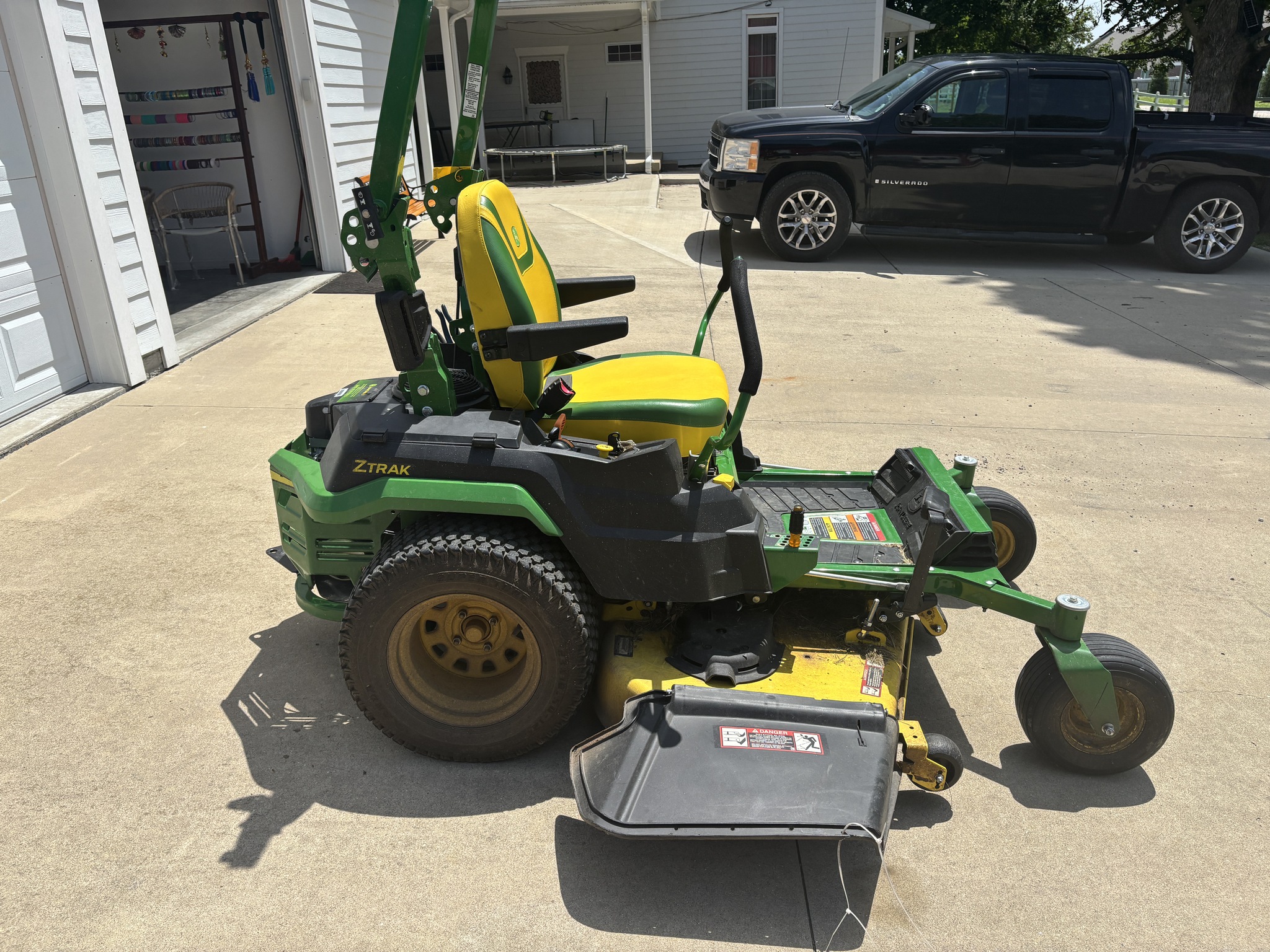 Used 2022 John Deere Z530R Zero Turn Mowers at Koenig Equipment in Franklin, IN - PhotoXL4