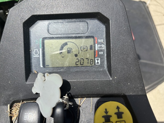 Used 2022 John Deere Z530R Zero Turn Mowers at Koenig Equipment in Franklin, IN - Photo8