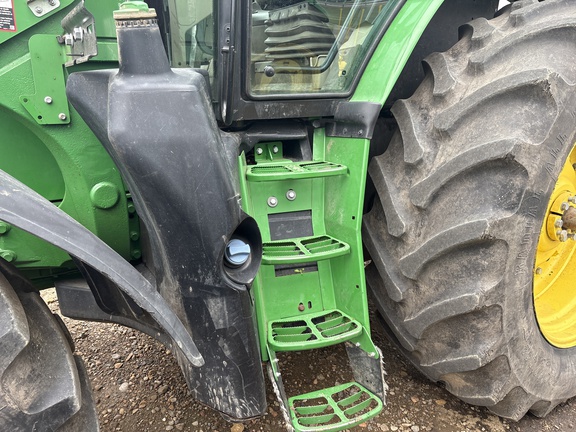 Used 2018 John Deere 6195R Row Crop Tractors at Horizon Ag & Turf in Lloydminster, AB - Photo7