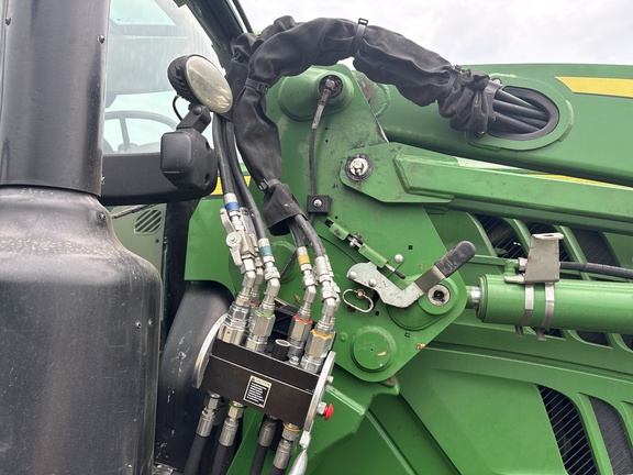 Used 2018 John Deere 6195R Row Crop Tractors at Horizon Ag & Turf in Lloydminster, AB - Photo9