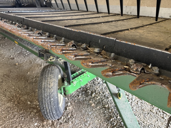 Used 2023 MacDon FD230 Combine Platforms at Koenig Equipment in Oxford, OH - Photo2