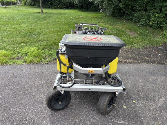 Used 2019 John Deere zspray Turf Sprayers at Koenig Equipment in Germantown, OH - Photo7