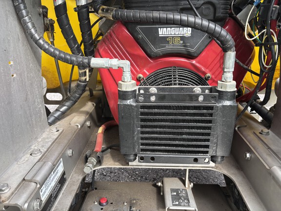 Used 2019 John Deere zspray Turf Sprayers at Koenig Equipment in Germantown, OH - Photo9