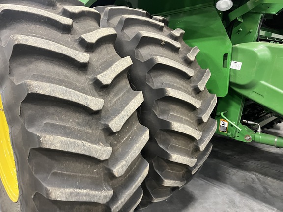 Used 2018 John Deere S780 Combines at Horizon Ag & Turf in High Prairie, AB - Photo6