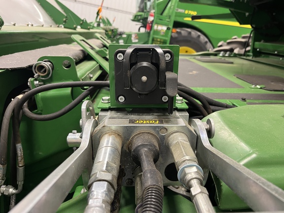 Used 2018 John Deere S780 Combines at Horizon Ag & Turf in High Prairie, AB - Photo9