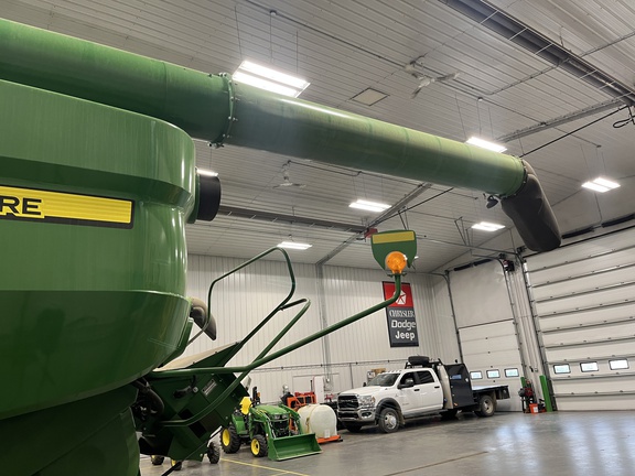 Used 2018 John Deere S780 Combines at Horizon Ag & Turf in High Prairie, AB - Photo11