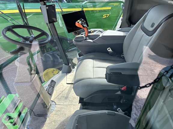 Used 2026 John Deere S7 800 Combines at Koenig Equipment in Anna, OH - Photo4