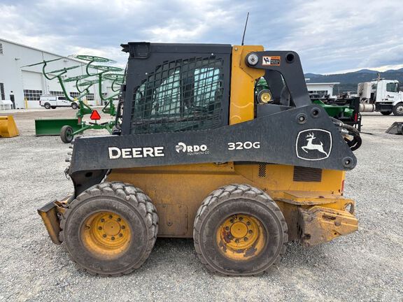 2022 John Deere 320G