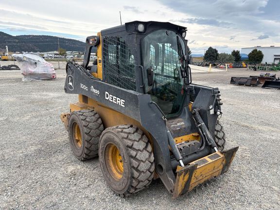 2022 John Deere 320G