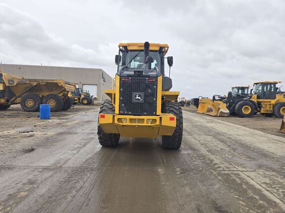 2023 John Deere 544P