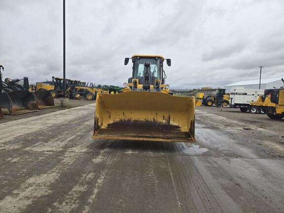 2023 John Deere 544P